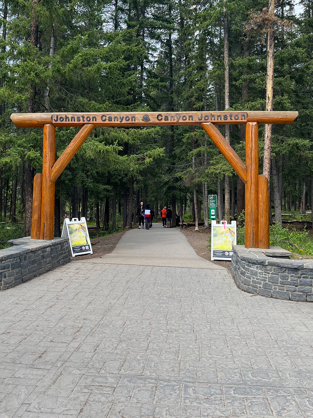 Jonston Canyon Kalliovuoret Kanada
