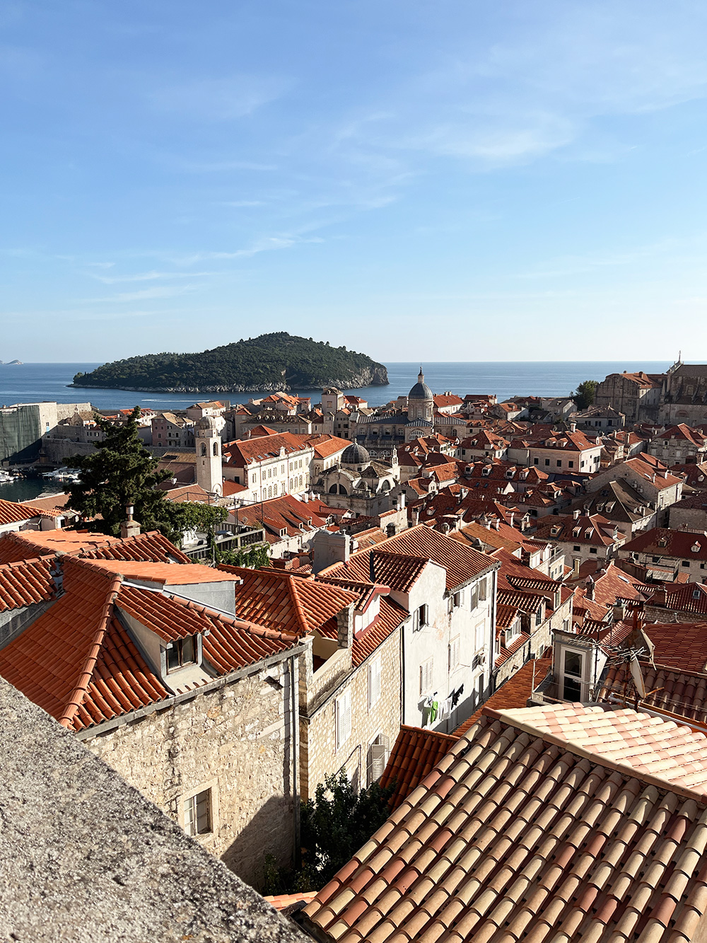 Näkymiä Dubrovnikin vanhan kaupungin muurilta