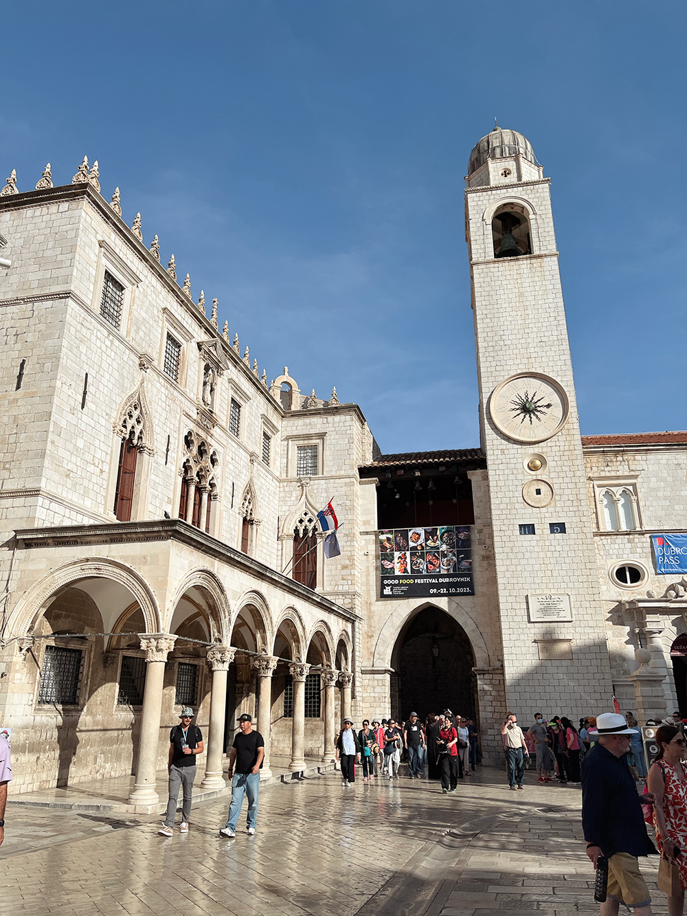 Stradun kellotorni Dubrovnik