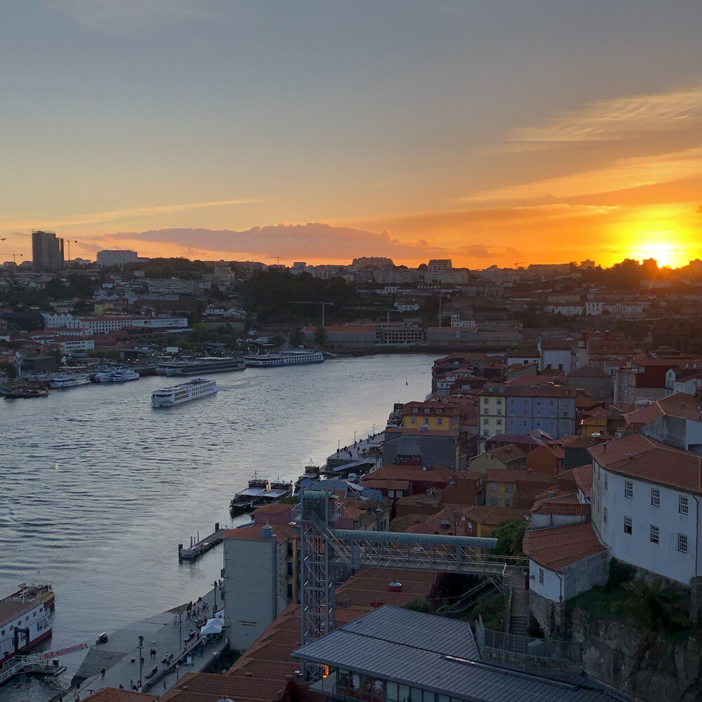 Porto Portugali auringonlasku