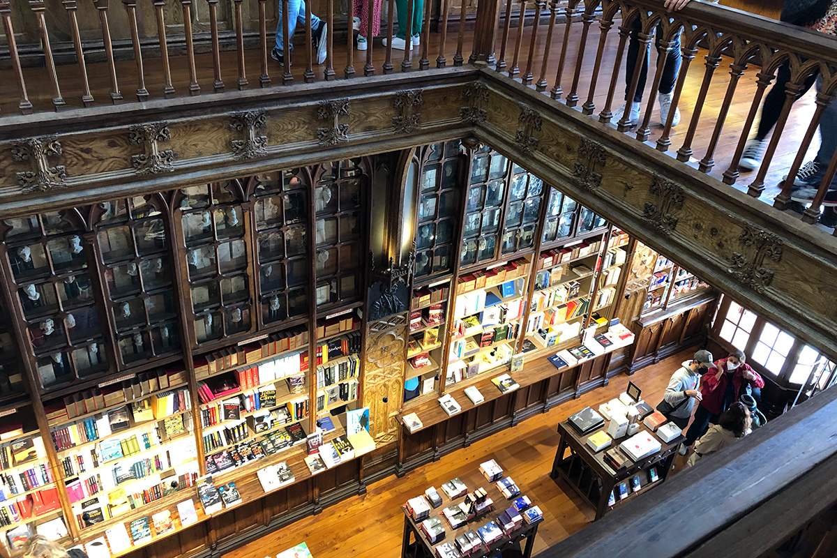 kirjakauppa Livraria Lello