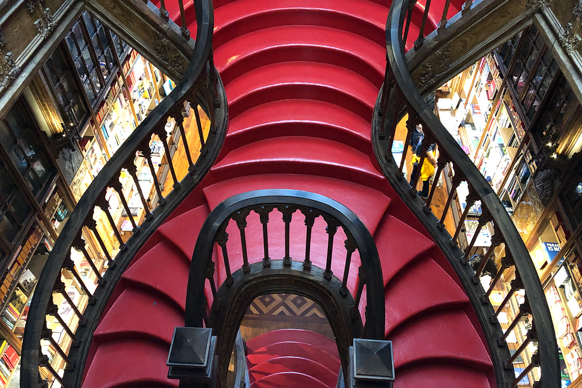 kirjakauppa Livraria Lello