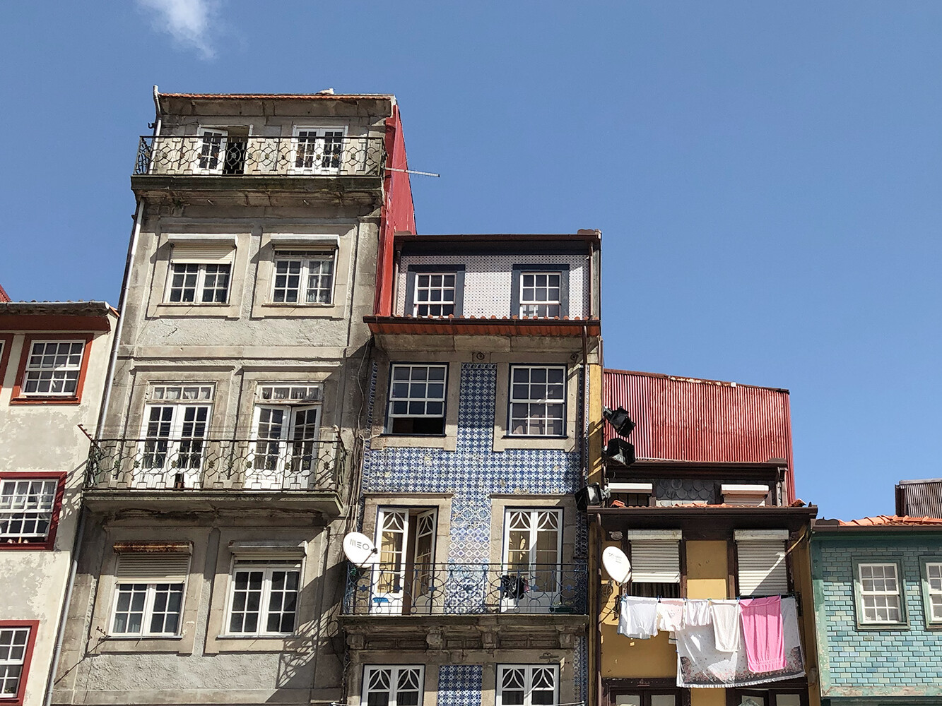 Taloja Portossa